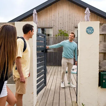 Bed & Breakfast Ted Surf House *