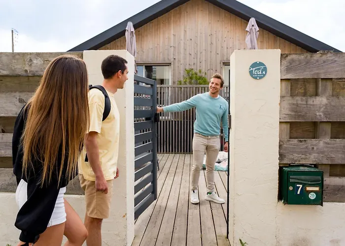 ベッド・アンド・ブレックファスト Ted Surf House *